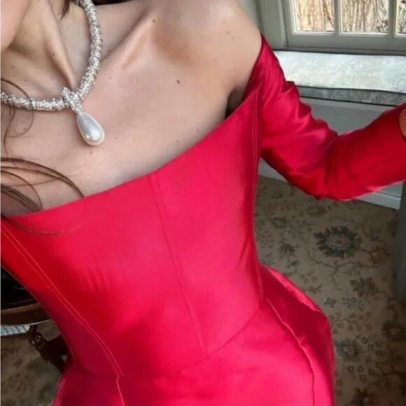 Sexy & Classy Red Dress Size Medium New - Picture 5 of 11